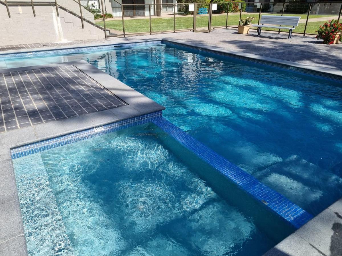 Apartment The Poplars, 2,36 Magnus Street - Comfortable Unit With Air Conditioning And Wi-fi *